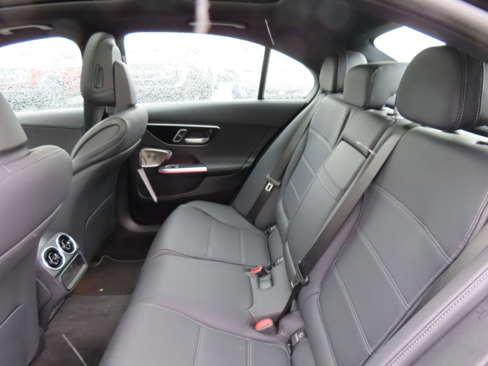Used 2025 Mercedes-Benz C 300 4MATIC Sedan image 32