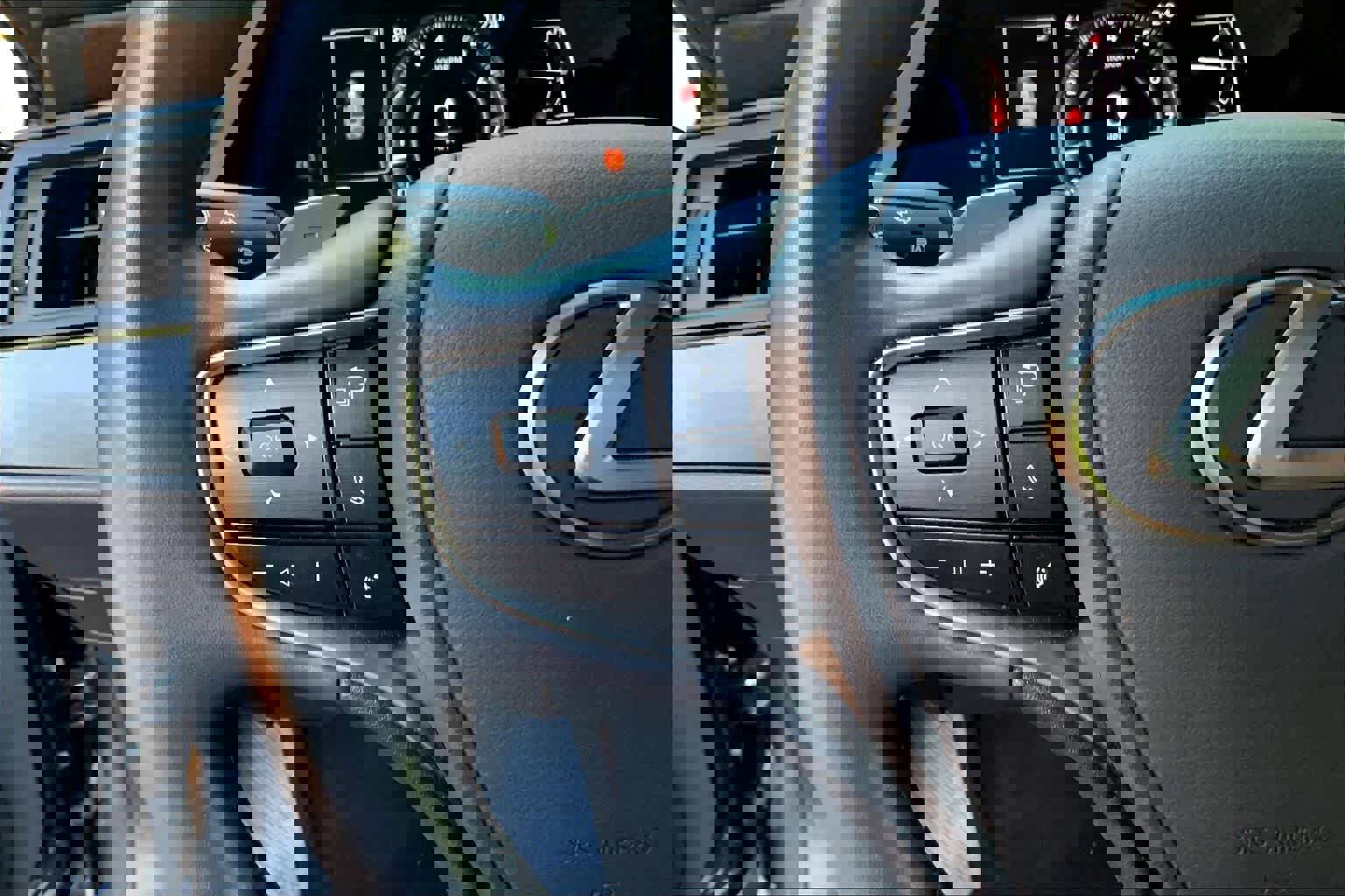 Used 2024 Lexus ES 350 w/ Premium Package image 23