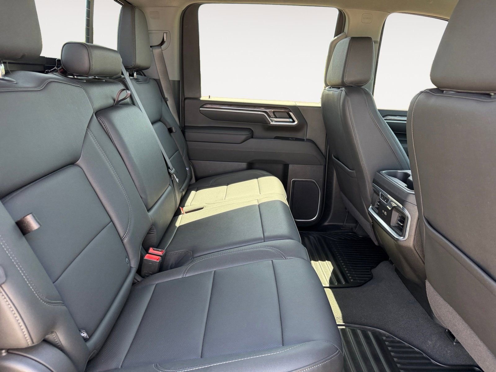 Used 2024 Chevrolet Silverado 2500 LTZ w/ LTZ Convenience Package AWD/4WD image 13