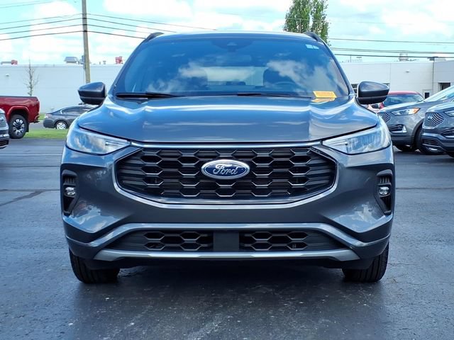 Certified 2023 Ford Escape ST-Line Select w/ Tech Pack #1 AWD/4WD image 2