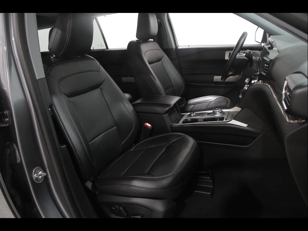 Certified 2023 Ford Explorer Limited w/ Equipment Group 301A AWD/4WD image 18