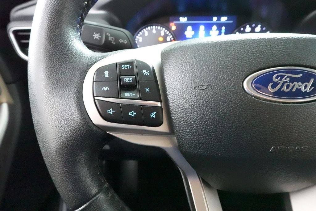 Certified 2023 Ford Explorer XLT w/ Equipment Group 202A AWD/4WD image 15