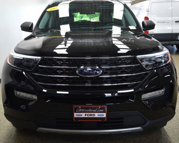 Certified 2023 Ford Explorer XLT w/ Equipment Group 202A AWD/4WD image 8