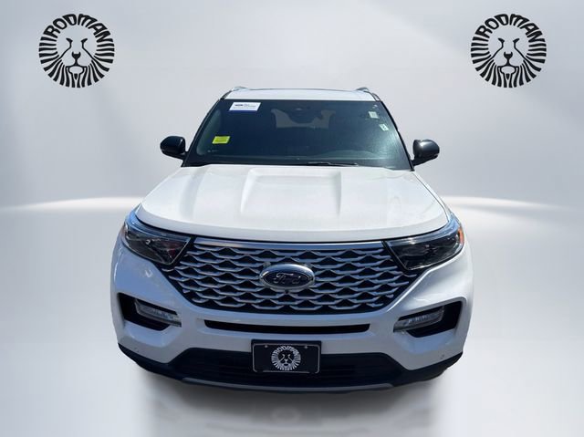 Certified 2022 Ford Explorer Platinum w/ Equipment Group 601A image 2