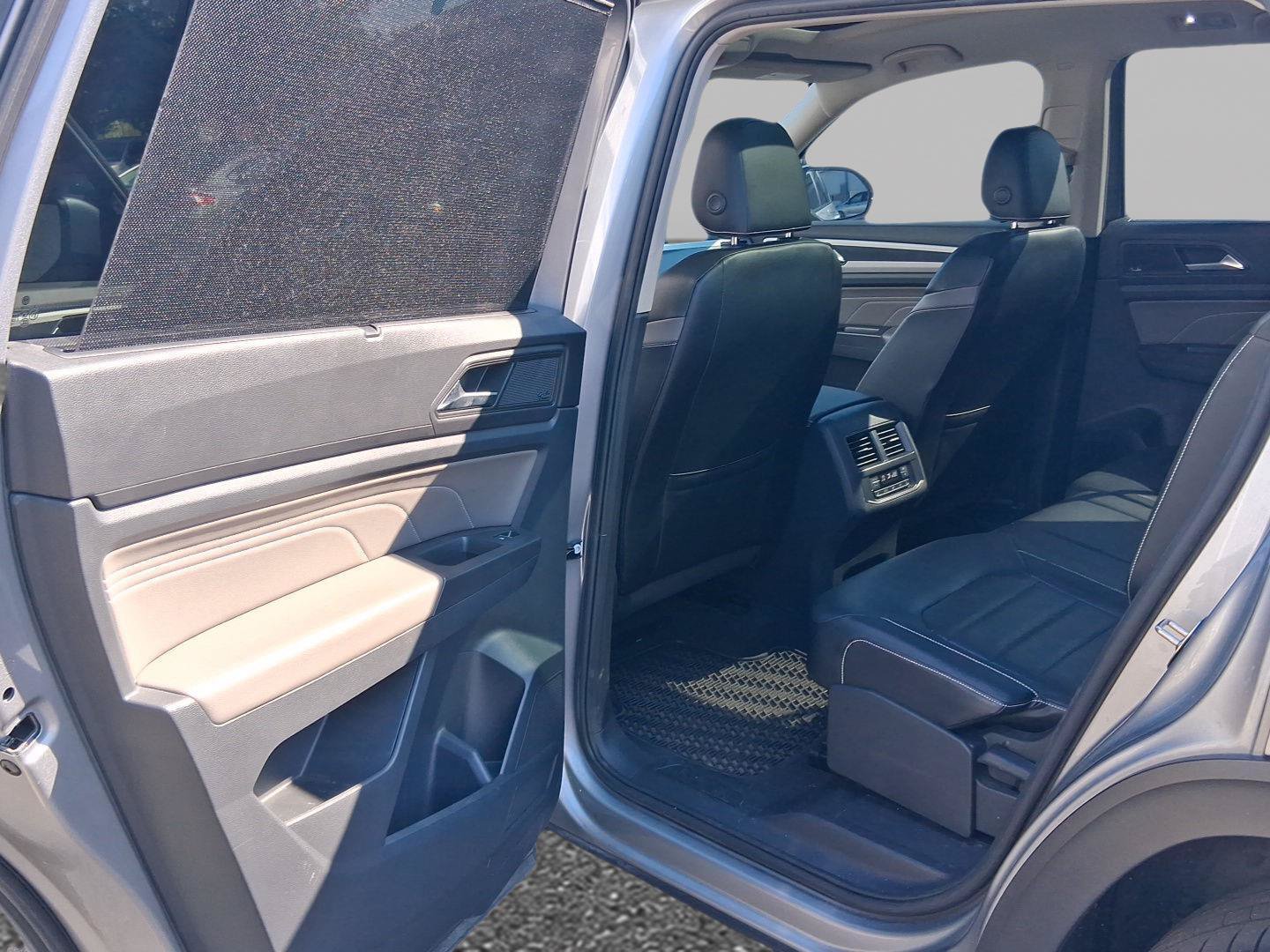 Used 2022 Volkswagen Atlas SEL Premium AWD/4WD image 18