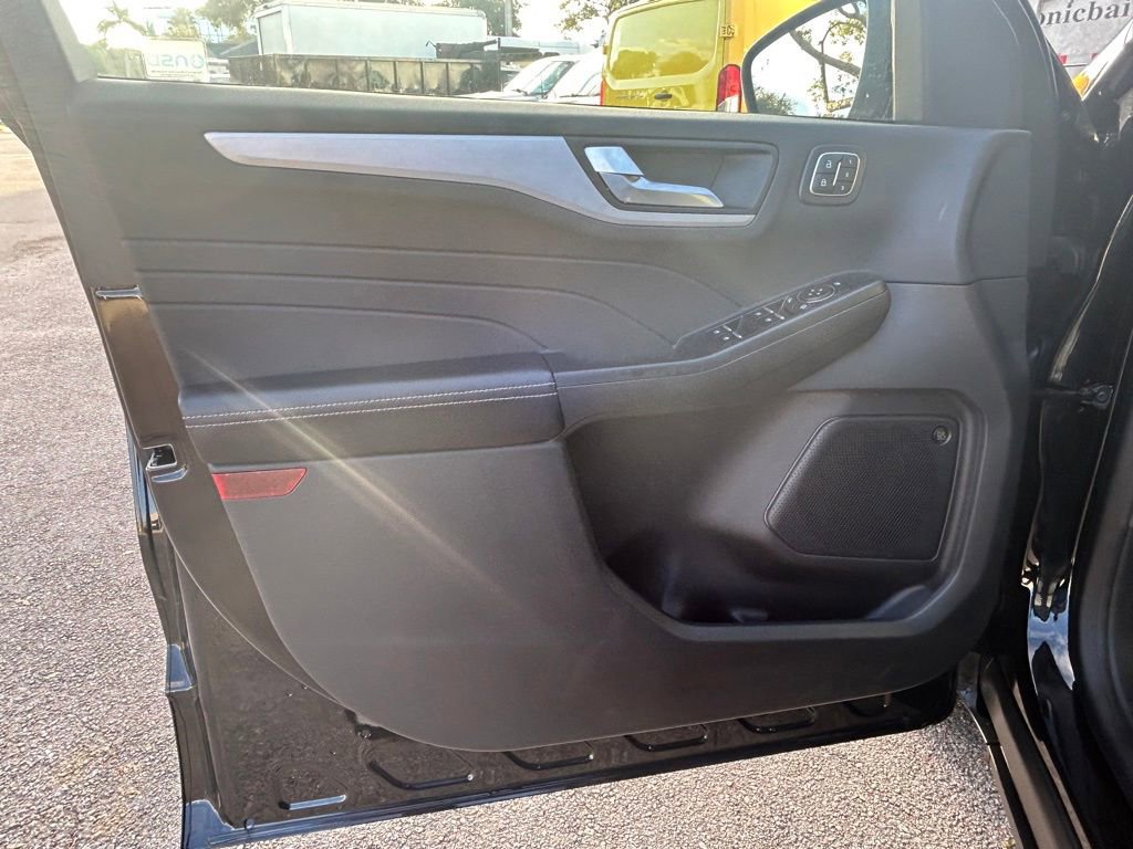 Certified 2024 Ford Escape SE w/ PHEV Premium Package FWD image 38