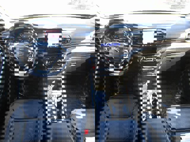 Certified 2022 Ford Explorer Limited w/ Equipment Group 301A image 28