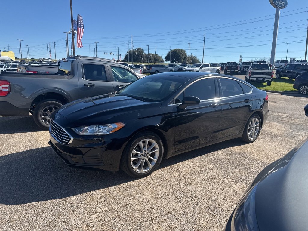 Certified 2020 Ford Fusion SE image 2