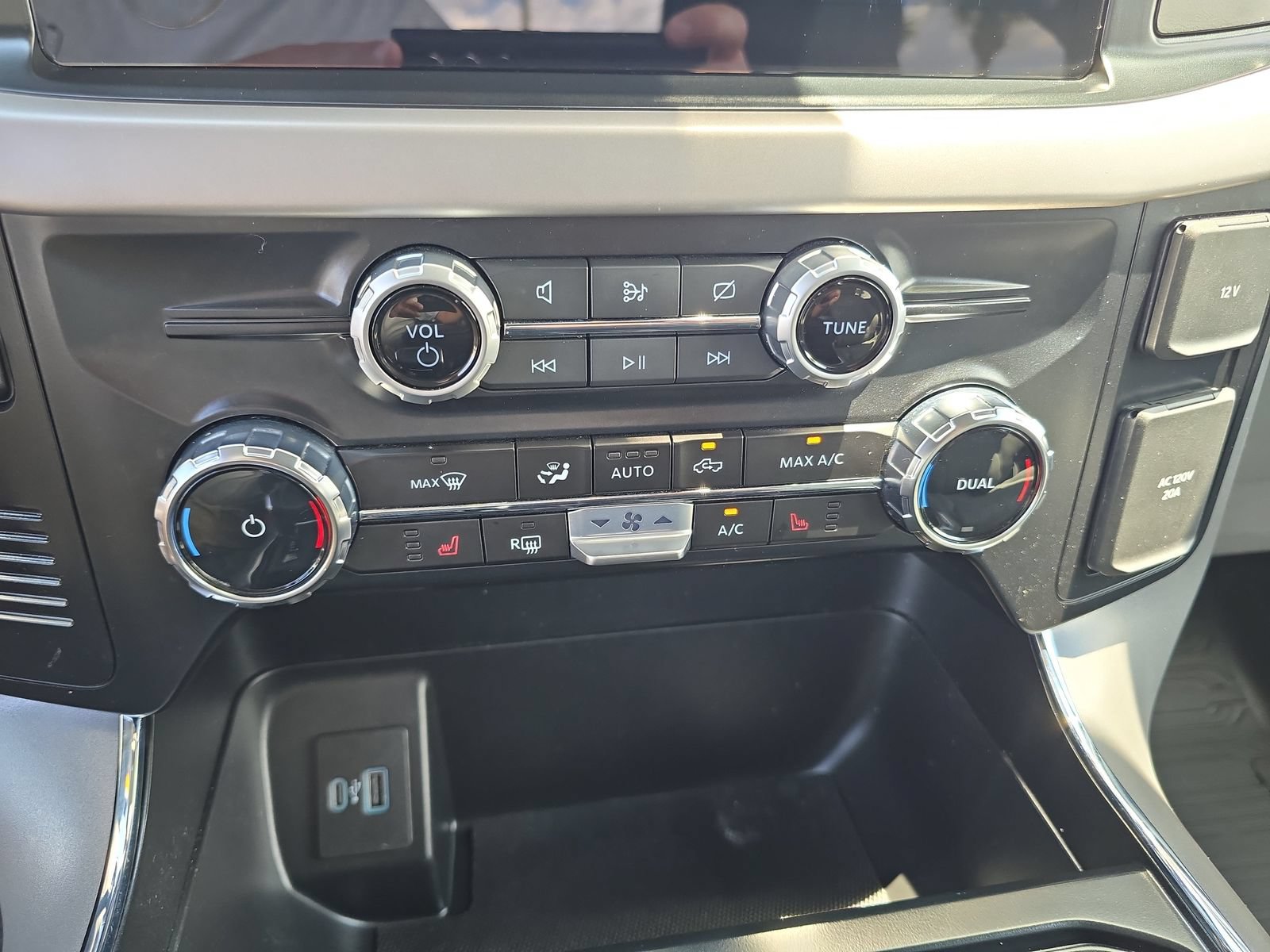 Certified 2023 Ford F150 Lightning XLT AWD/4WD image 22