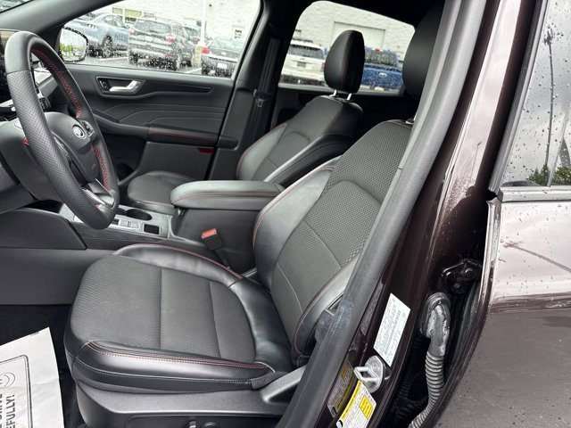 Certified 2023 Ford Escape ST-Line Elite AWD/4WD image 18