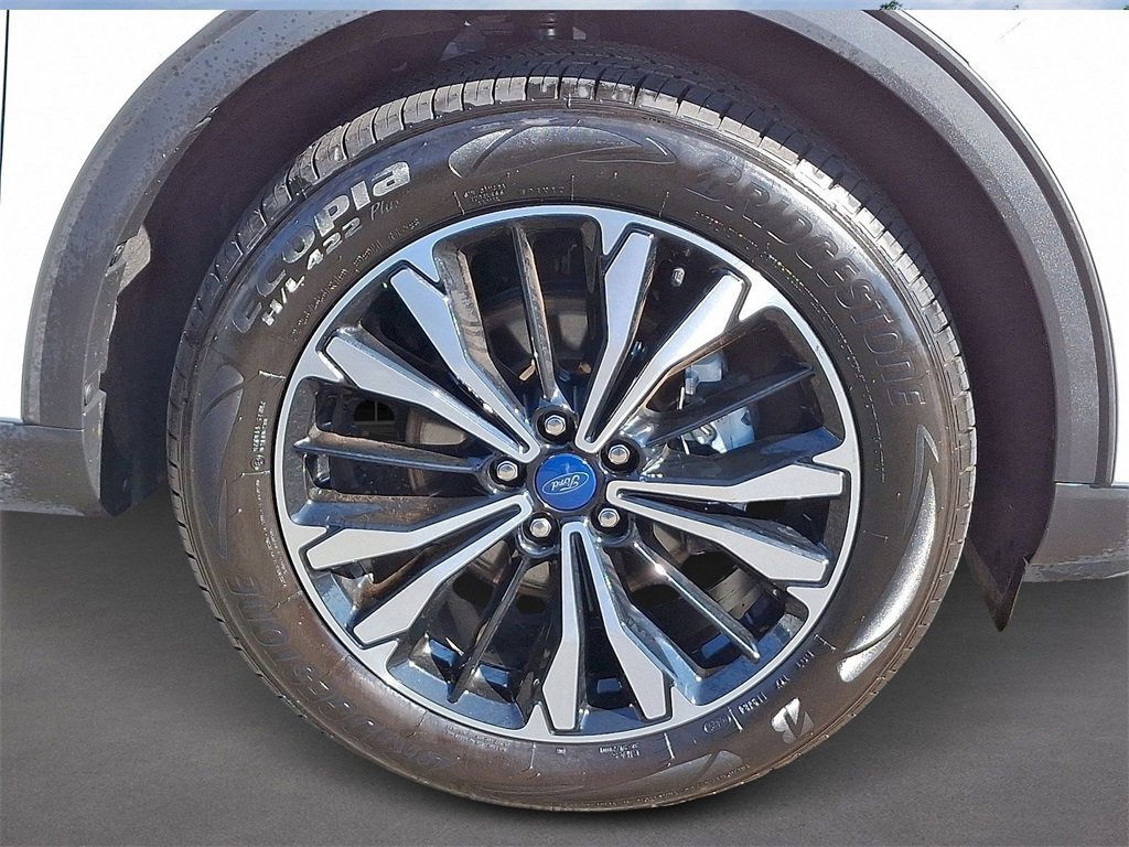 Certified 2022 Ford Escape SE w/ SE Sport Appearance Package image 7