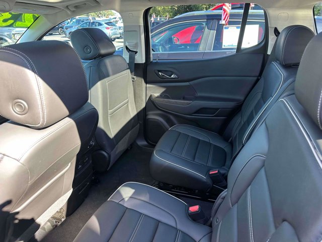 Used 2023 GMC Acadia Denali w/ Denali Ultimate Package image 10