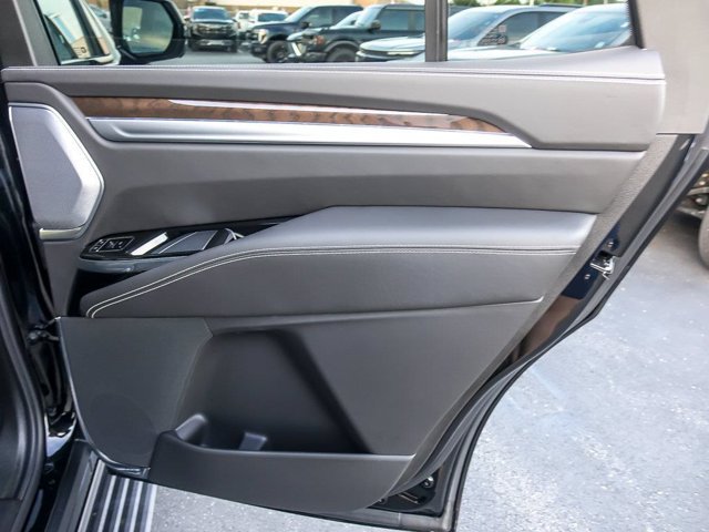 Used 2026 Cadillac Escalade Platinum Sport w/ LPO, ONYX Package AWD/4WD image 35