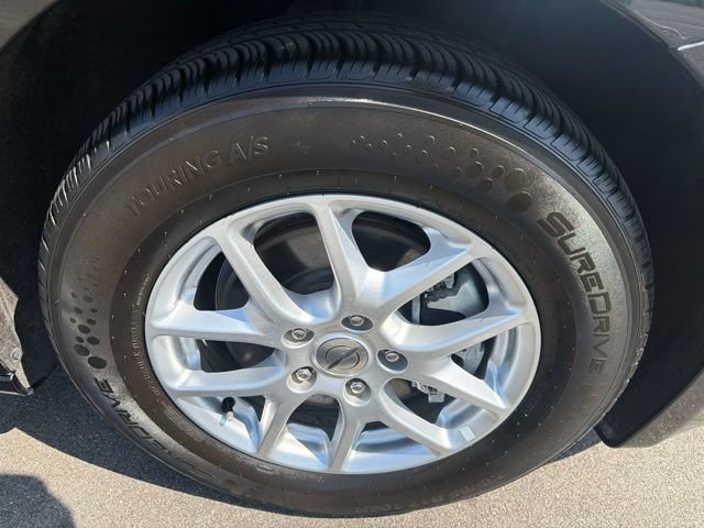 Used 2022 Chrysler Voyager LX FWD image 4