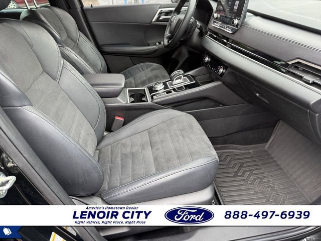 Used 2023 Mitsubishi Outlander SE Black Edition image 12