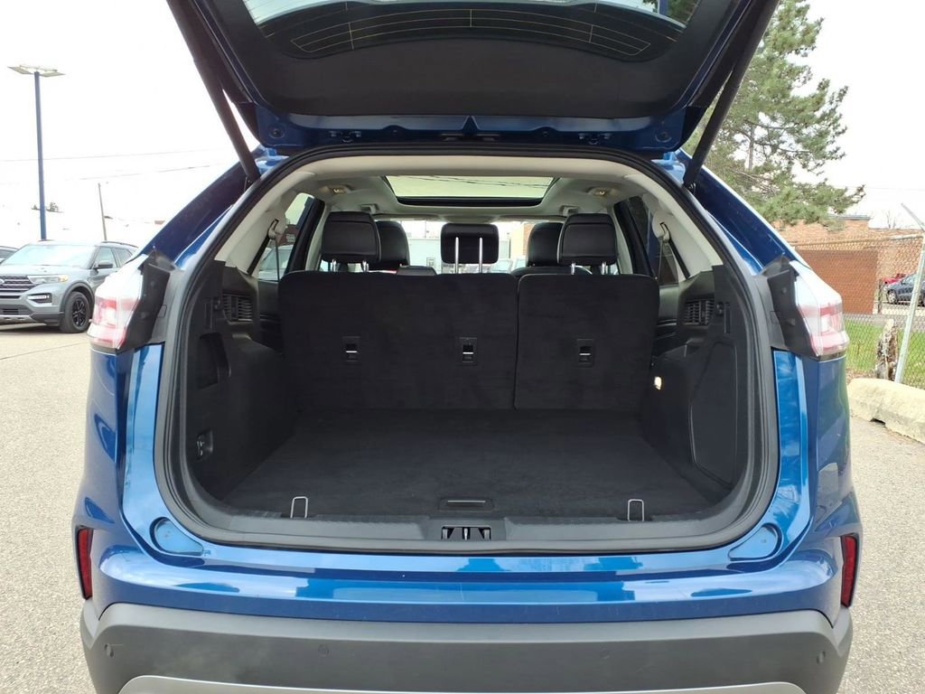 Certified 2024 Ford Edge Titanium w/ Class II Trailer Tow Package image 10