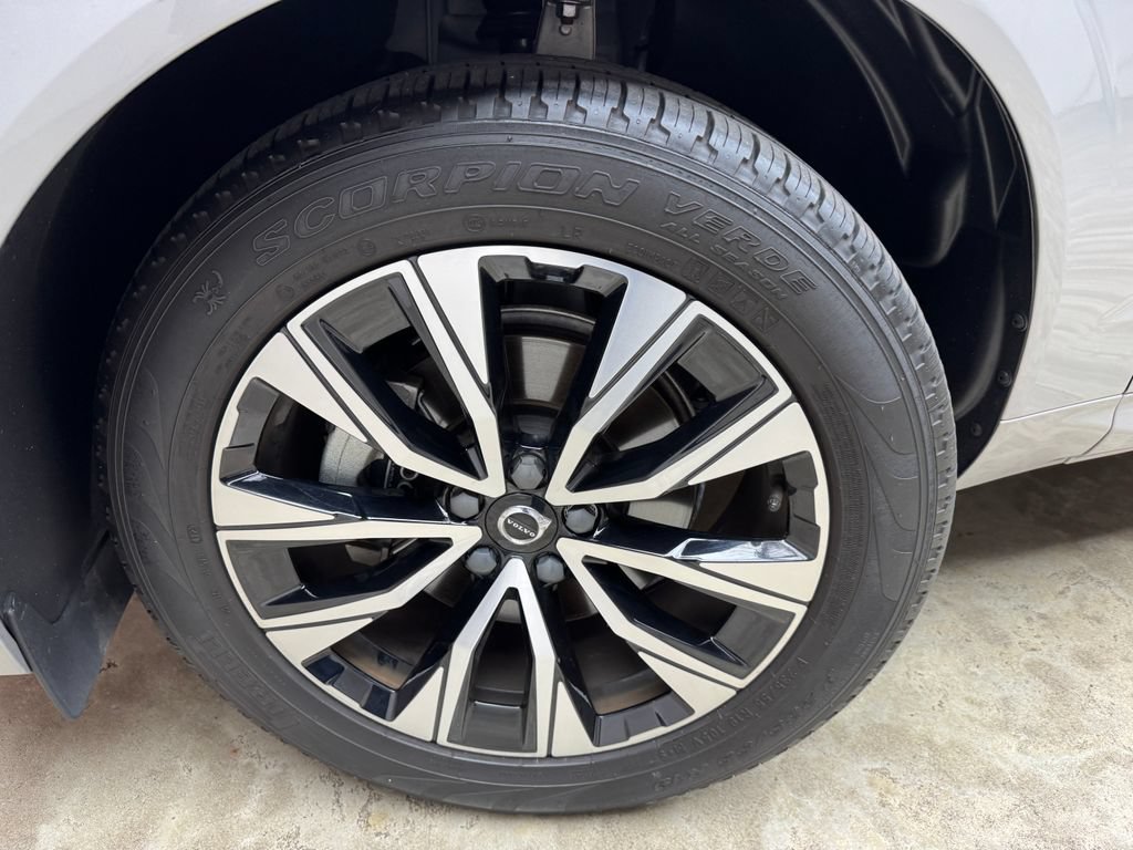 Used 2024 Volvo XC60 B5 Core w/ Protection Package Premier AWD/4WD image 27