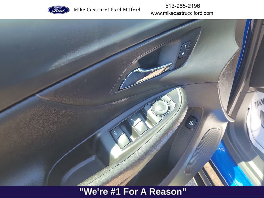 Used 2018 Chevrolet Volt LT w/ Comfort Package FWD image 24
