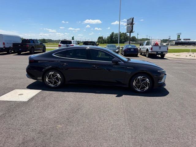 Used 2024 Hyundai Sonata SEL w/ Convenience Package FWD image 4