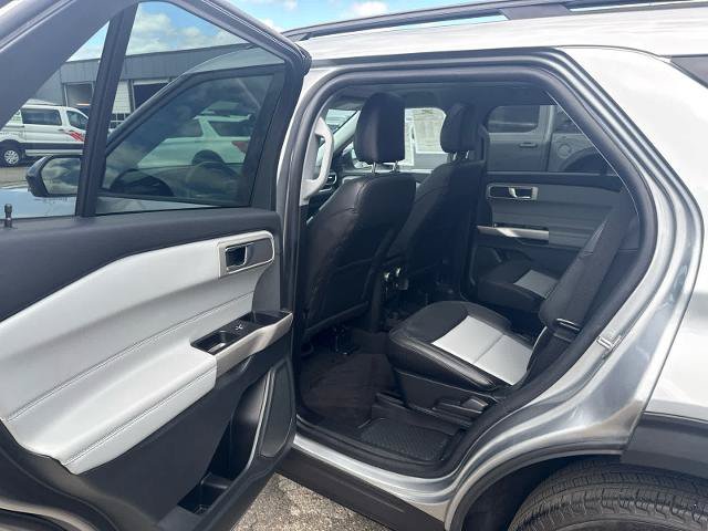 Certified 2023 Ford Explorer XLT w/ Equipment Group 202A AWD/4WD image 7