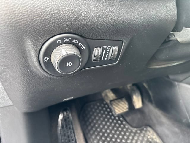 Used 2022 Jeep Compass Trailhawk w/ Trailhawk Convenience Group AWD/4WD image 16