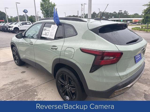 Used 2025 Chevrolet Trax ACTIV w/ Sunroof Package FWD image 4