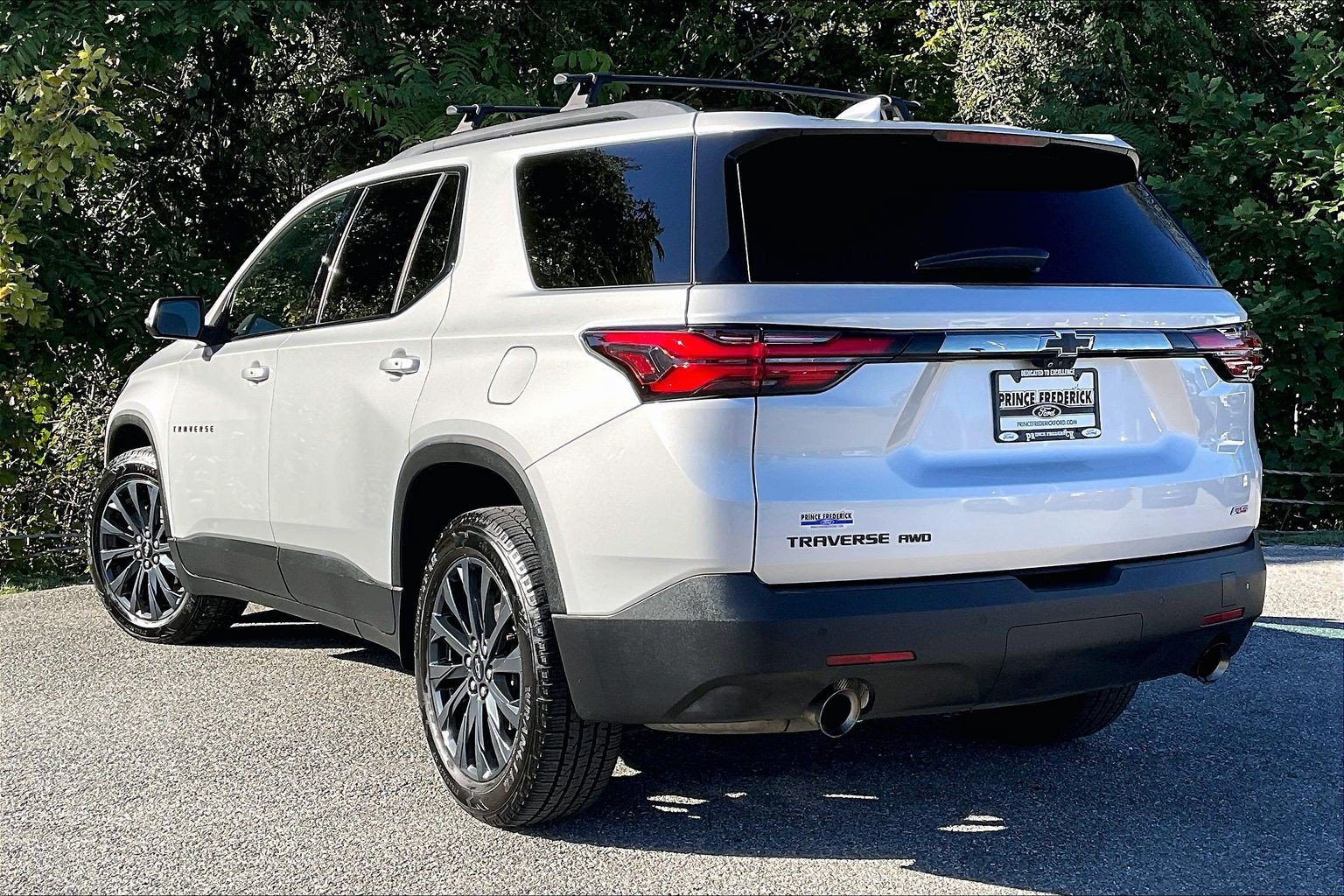 Used 2022 Chevrolet Traverse RS w/ LPO, Floor Liner Package AWD/4WD image 12