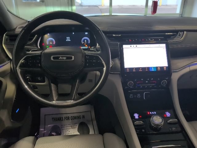 Used 2022 Jeep Grand Cherokee Overland w/ Luxury Tech Group IV AWD/4WD image 20