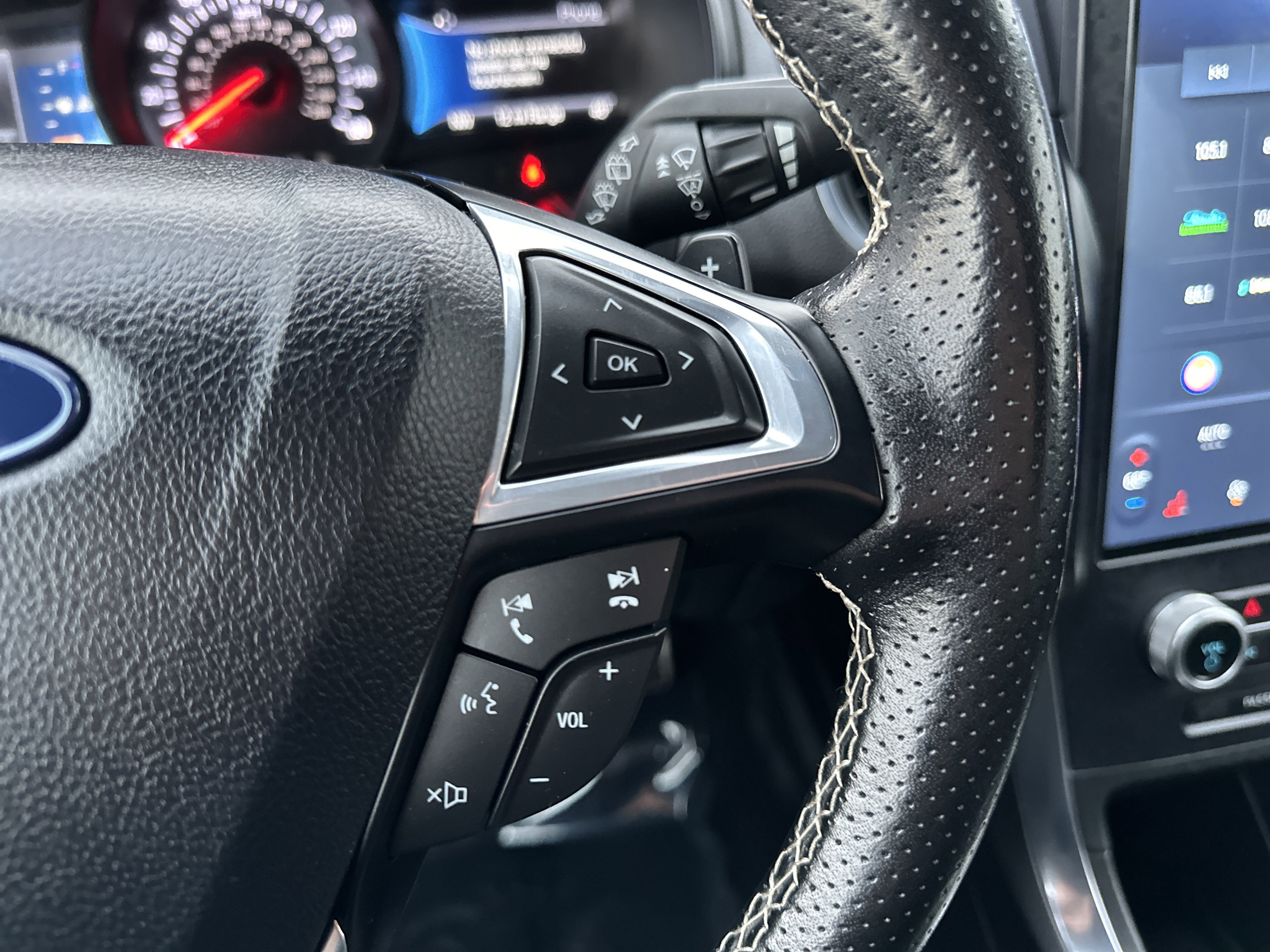 Certified 2022 Ford Edge ST image 17