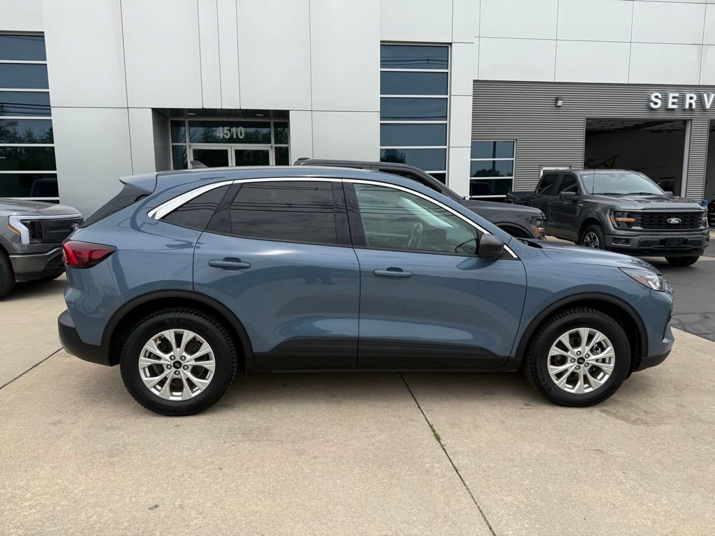 Certified 2023 Ford Escape Active w/ Tech Pack #1 AWD/4WD image 8