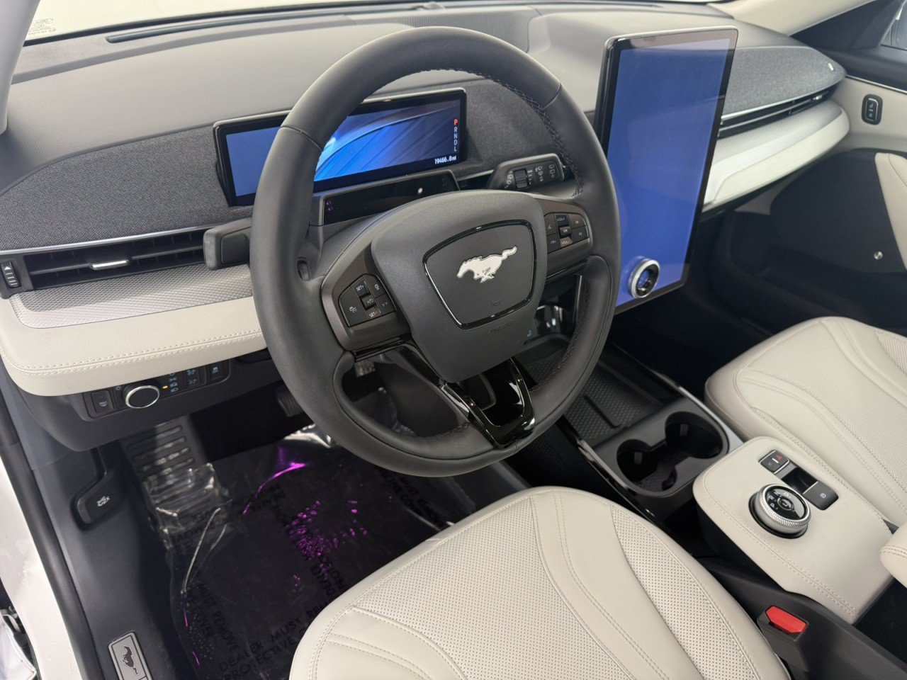 Certified 2022 Ford Mustang Mach-E Premium w/ Ice White Appearance Package AWD/4WD image 15