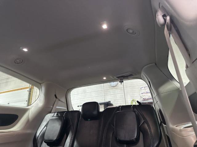 Used 2024 Chrysler Pacifica Touring-L image 32