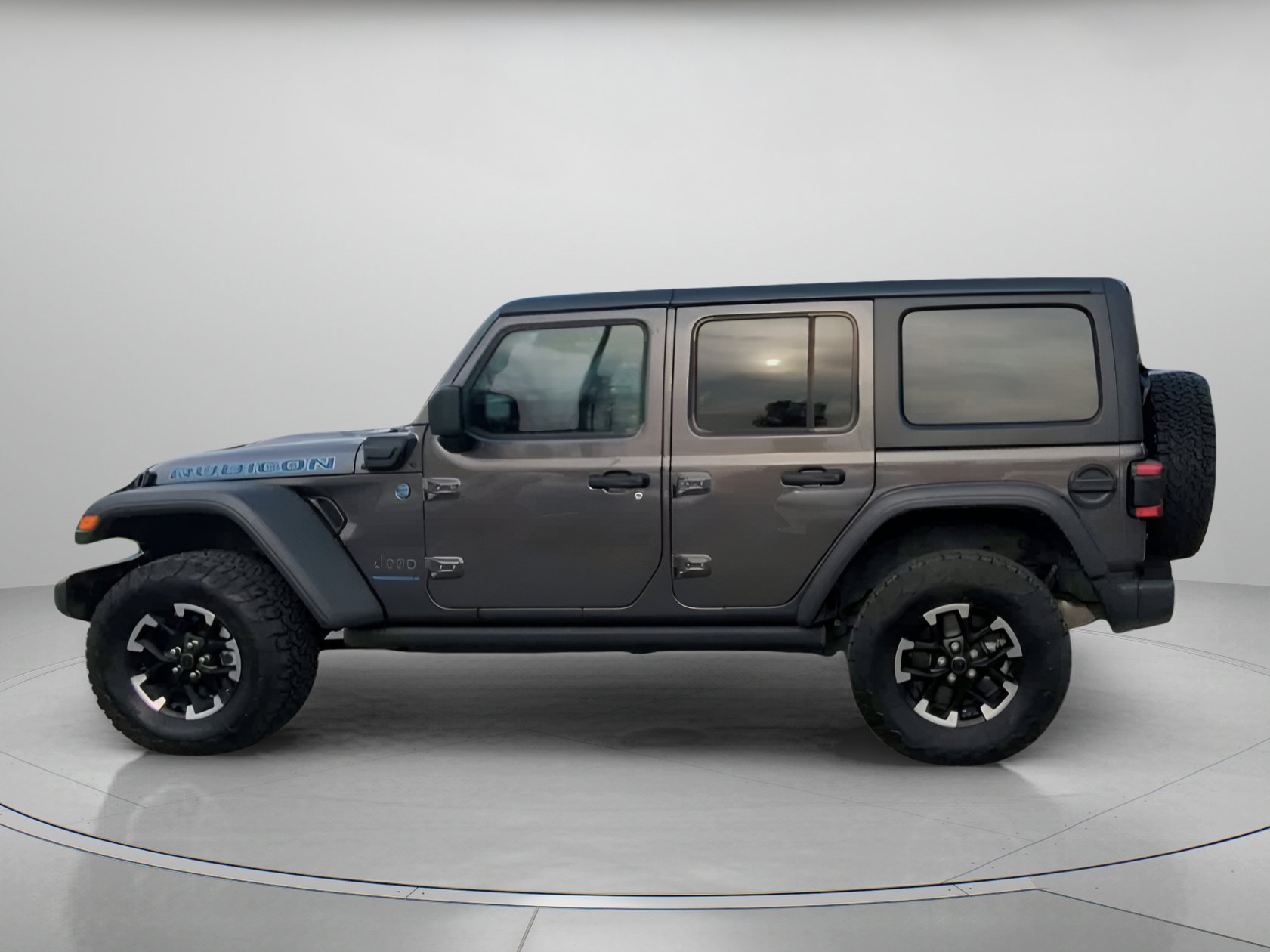 Used 2025 Jeep Wrangler Rubicon w/ Convenience Group image 16