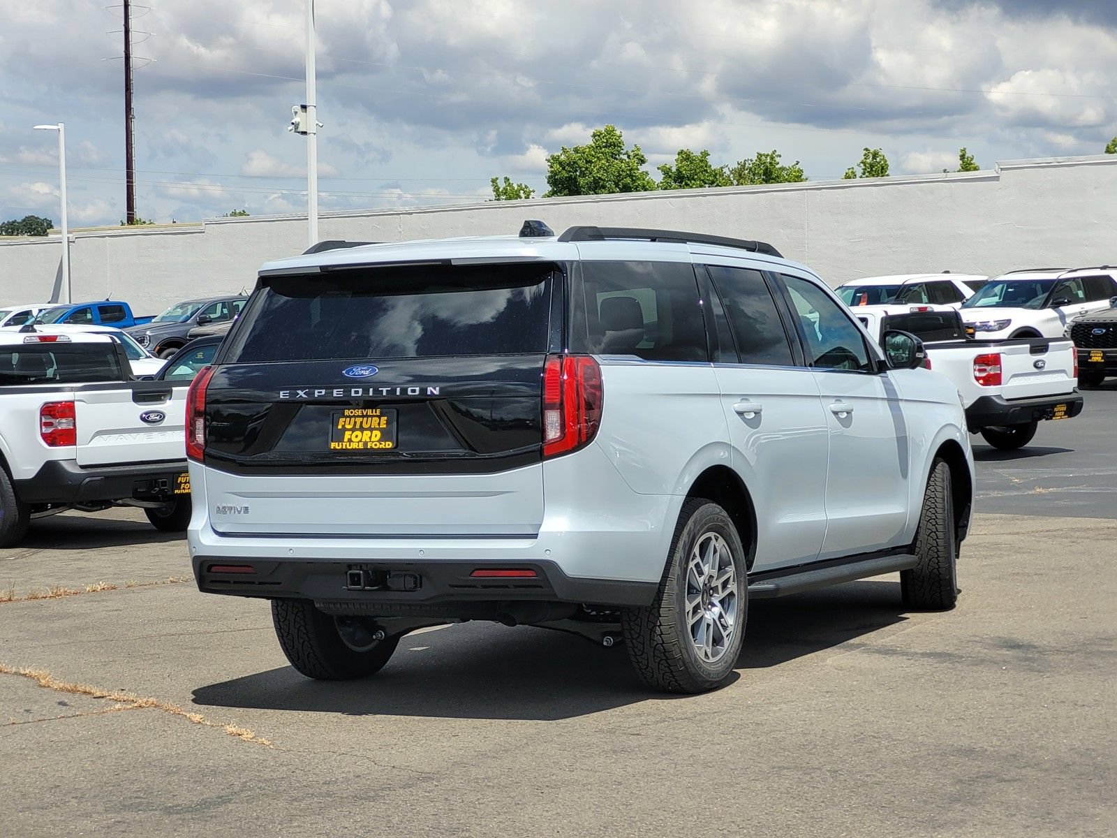 Certified 2026 Ford Expedition Active AWD/4WD image 4