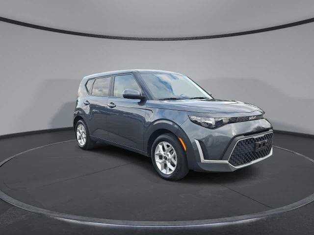 Used 2024 Kia Soul LX w/ Option Group 015 FWD image 2