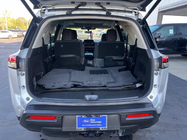 Used 2023 Nissan Pathfinder SV w/ SV Premium Package AWD/4WD image 16