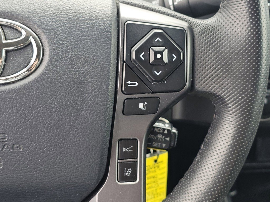 Used 2020 Toyota Tacoma TRD Off-Road w/ Technology Package AWD/4WD image 16