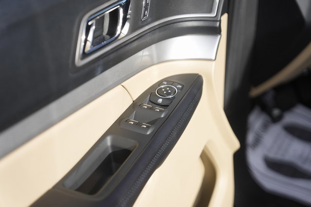 Certified 2017 Ford Explorer XLT w/ Equipment Group 201A image 32