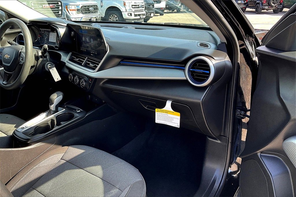 Used 2024 Chevrolet Trax LS w/ Driver Confidence Package image 15