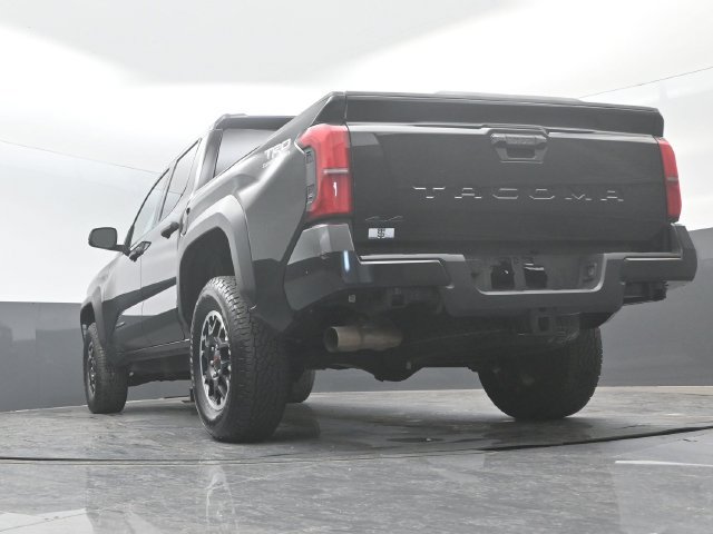 Used 2025 Toyota Tacoma TRD Off-Road AWD/4WD image 22