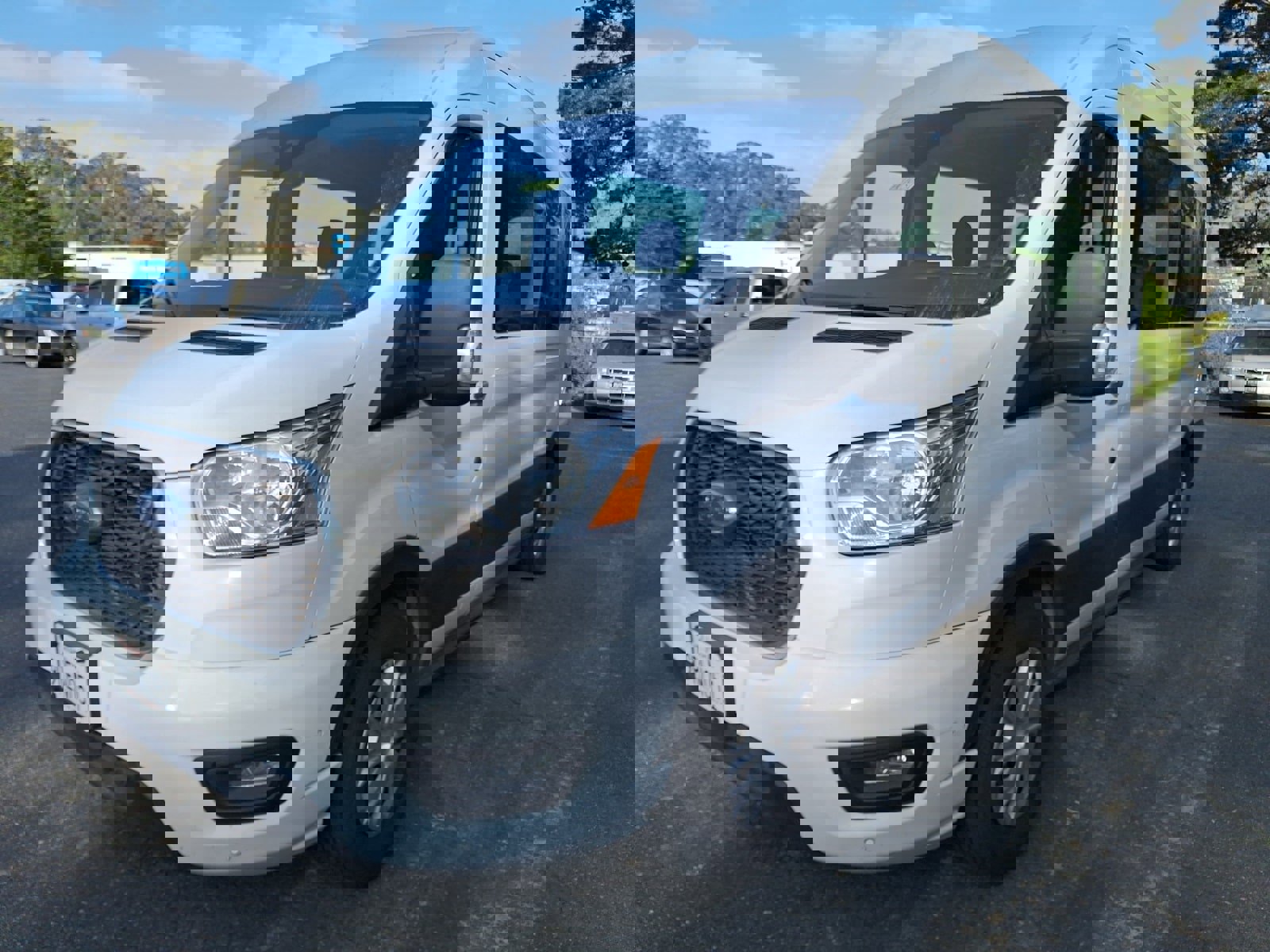 Certified 2022 Ford Transit 350 XLT image 3
