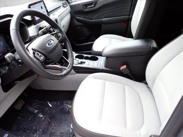 Certified 2023 Ford Escape Active AWD/4WD image 12