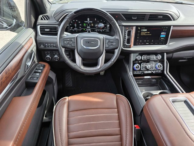 Used 2024 GMC Yukon Denali Ultimate AWD/4WD image 10