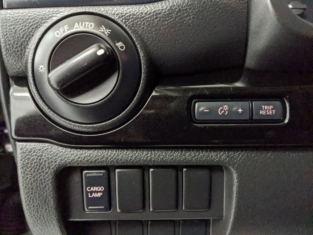 Used 2024 Nissan Titan SV image 14