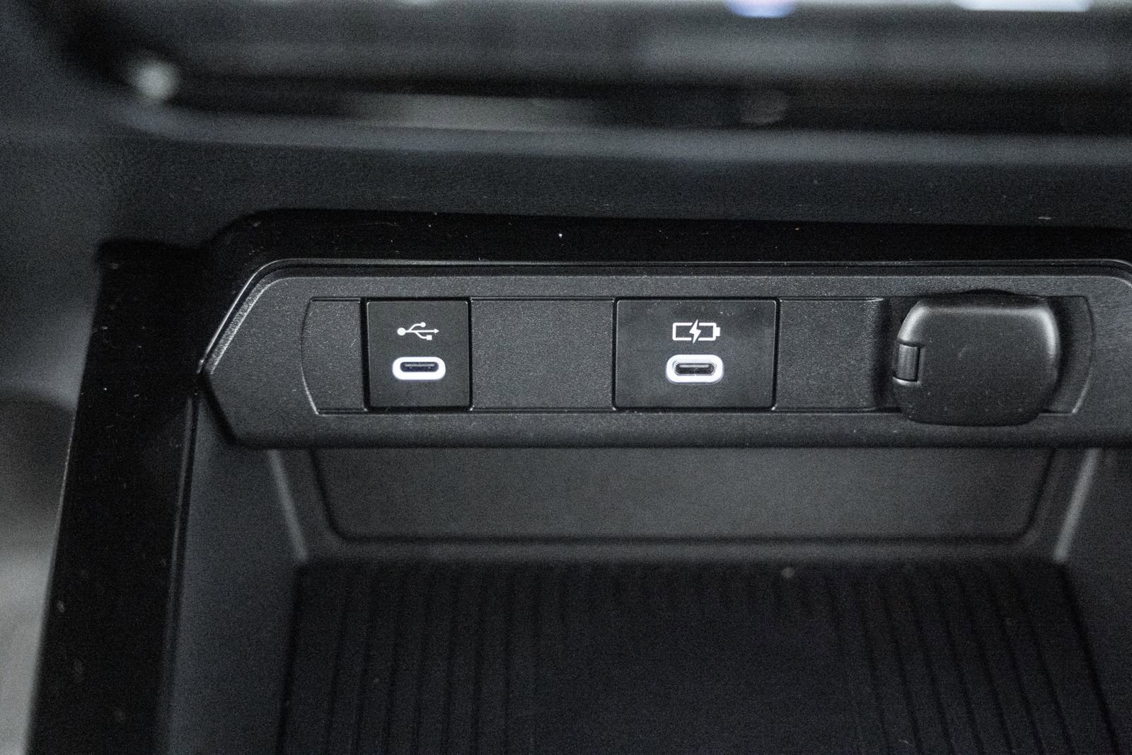 Used 2024 Toyota Prius LE FWD image 23