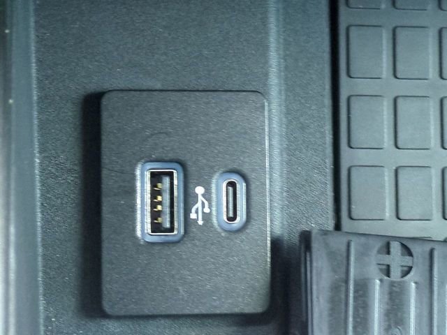 Certified 2022 Ford F350 Platinum AWD/4WD image 23