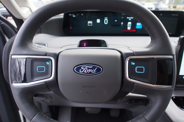 Certified 2025 Ford Expedition Active image 28