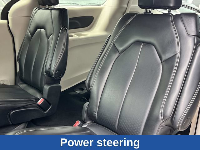 Used 2023 Chrysler Pacifica Touring-L FWD image 25