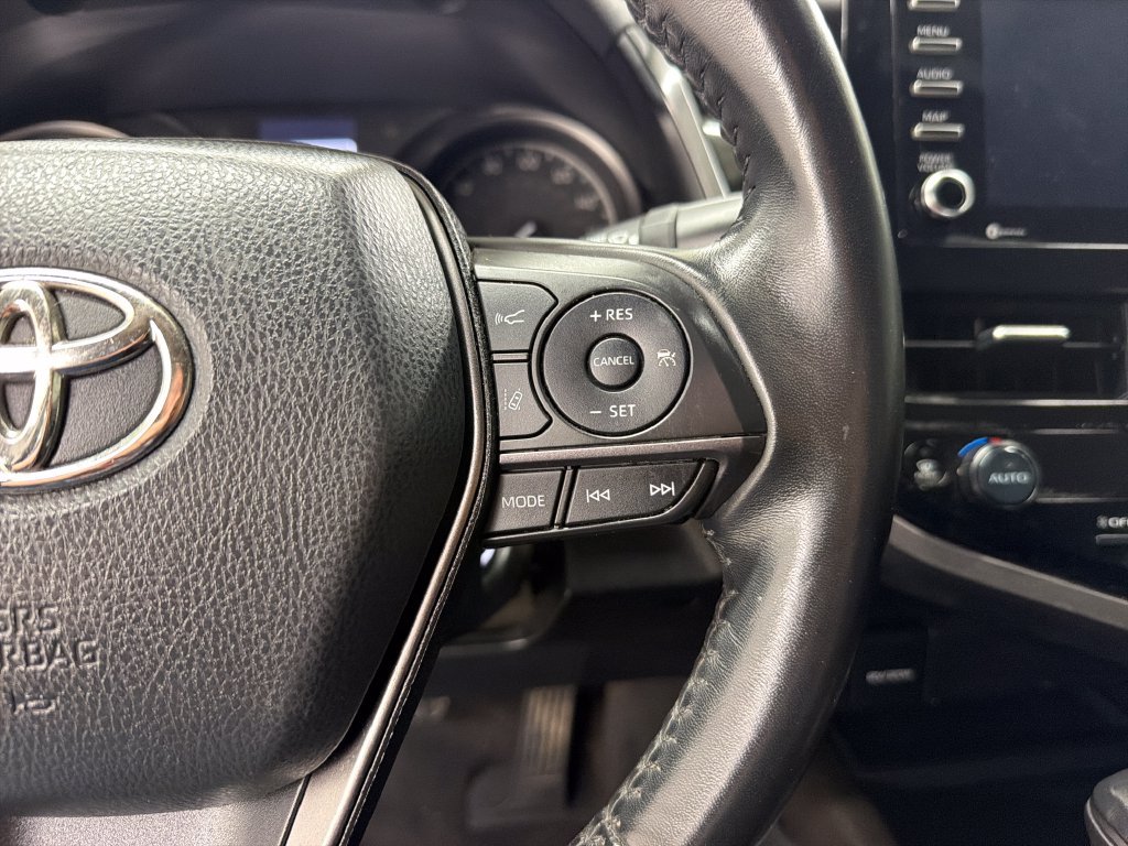 Used 2022 Toyota Camry SE FWD image 21