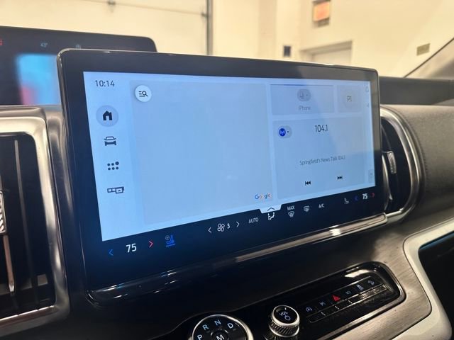 Certified 2025 Ford Expedition Platinum image 32